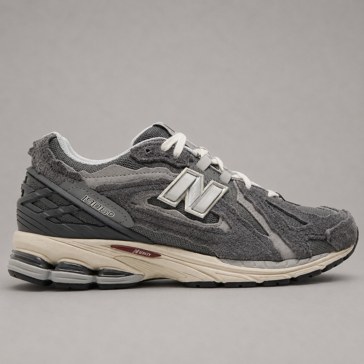1906R Distressed Grey – Gris Vintage