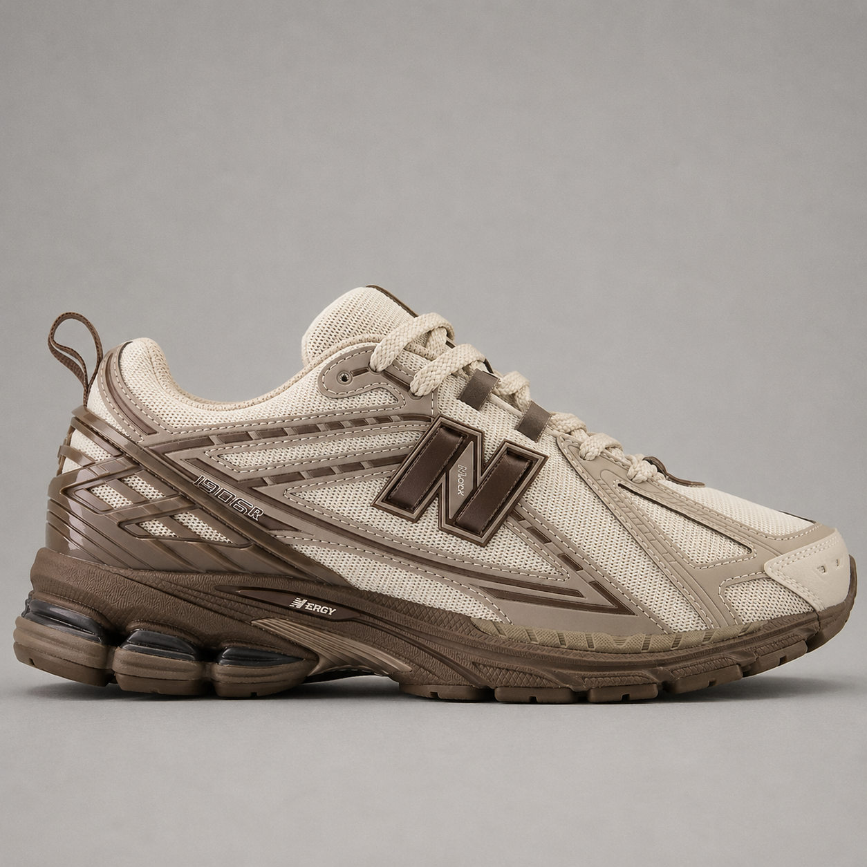 1906R Cream Brown – Crème / Marron
