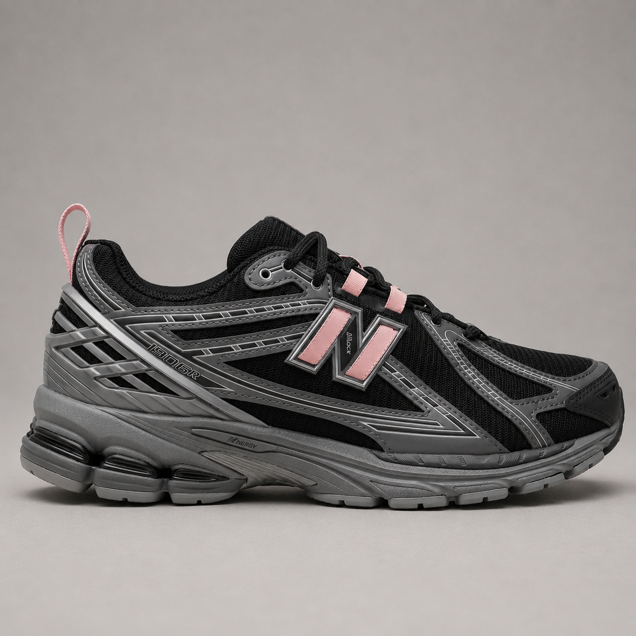 1906R Black Pink – Noir / Rose
