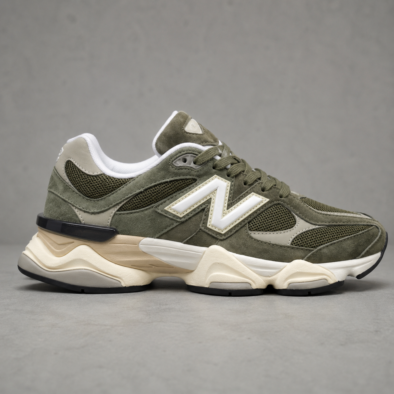 9060 Olive Green – Vert Olive / Beige / Crème