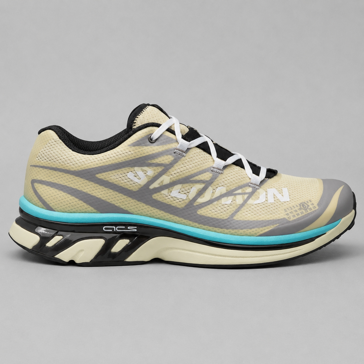XT-6 x MM6 – Beige / Bleu Ciel / Noir