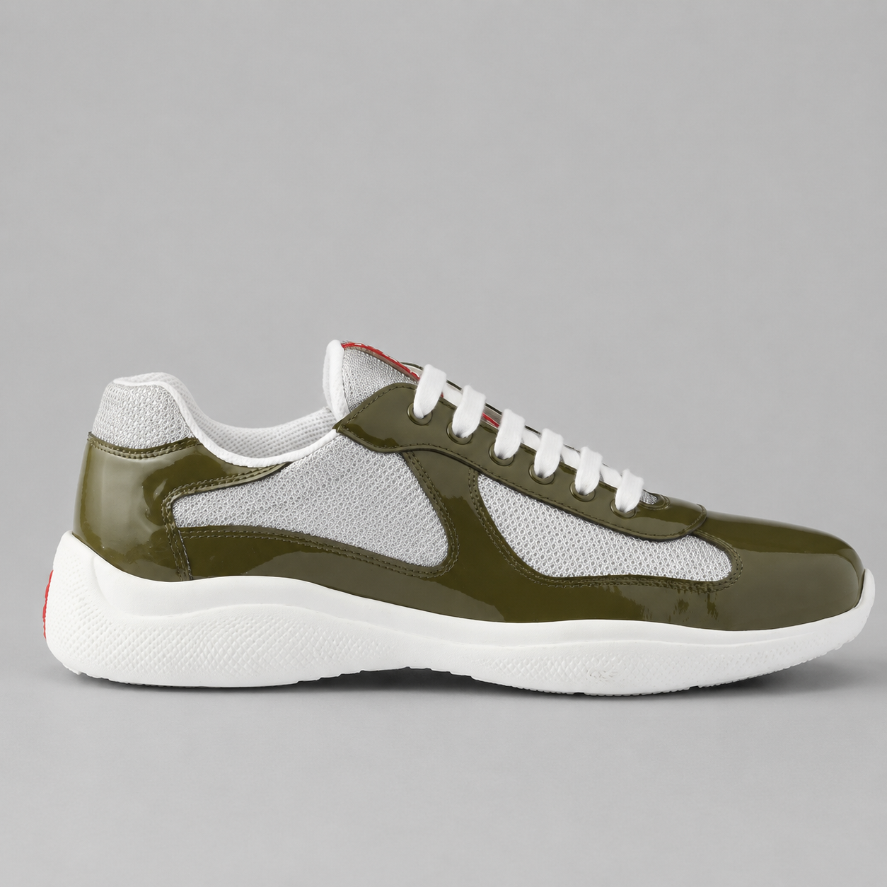 Cup America’s Vernie – Kaki Olive / Blanc