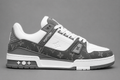 LV Trainer Grey Monogram – Gris / Blanc / Noir