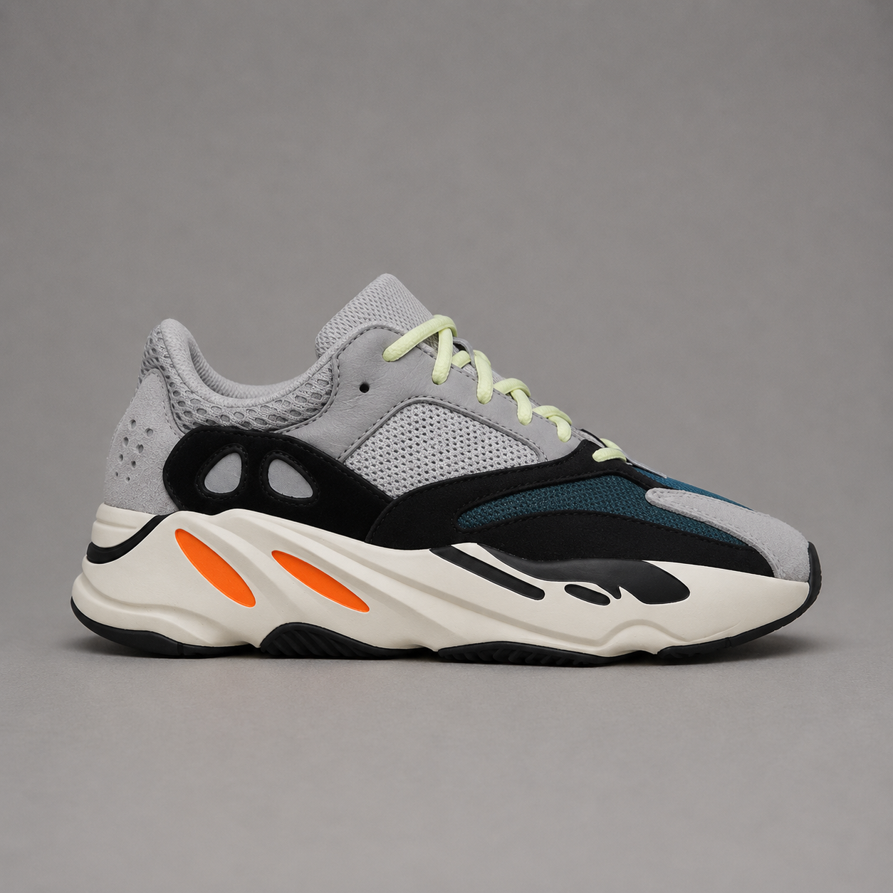 Yeezy Boost 700 Wave Runner – Gris / Noir / Orange
