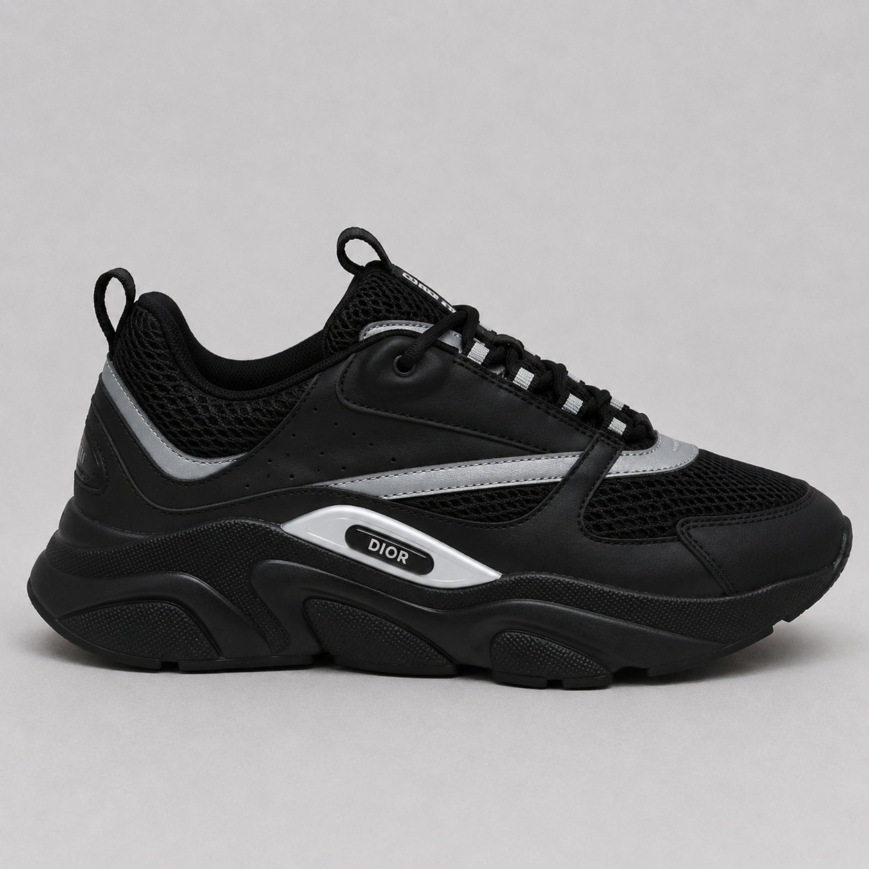 B22 Triple Black – Noir / Gris Reflective